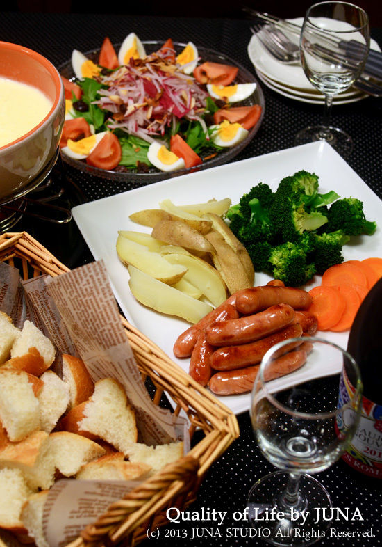 チーズフォンデュでボジョレ