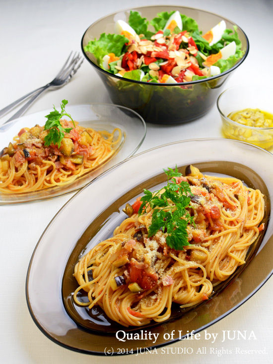 完熟トマトとなすのパスタ