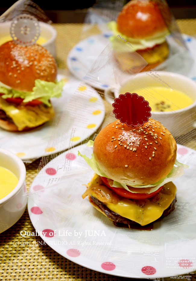 ハンバーガー＆かぼちゃスープ