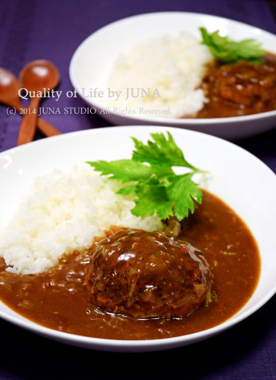 昆布だしで作るハンバーグカレー（おいしいよっ）