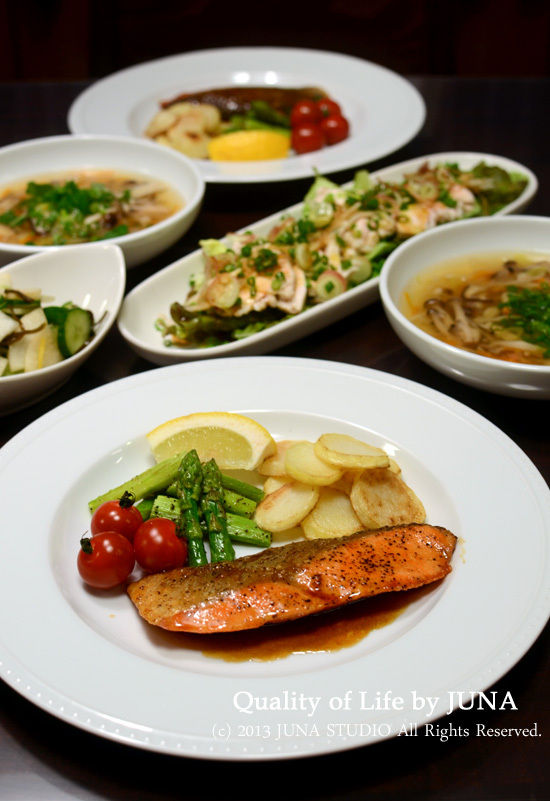 鮭のムニエルとか煮鶏のサラダとか、お弁当二日分など