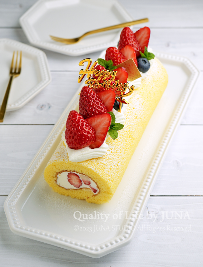 JUNA夫さんの誕生日ケーキ~いちごのロールケーキ~