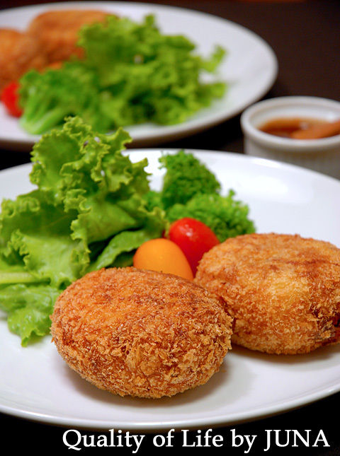 お肉そのままホクホクコロッケ