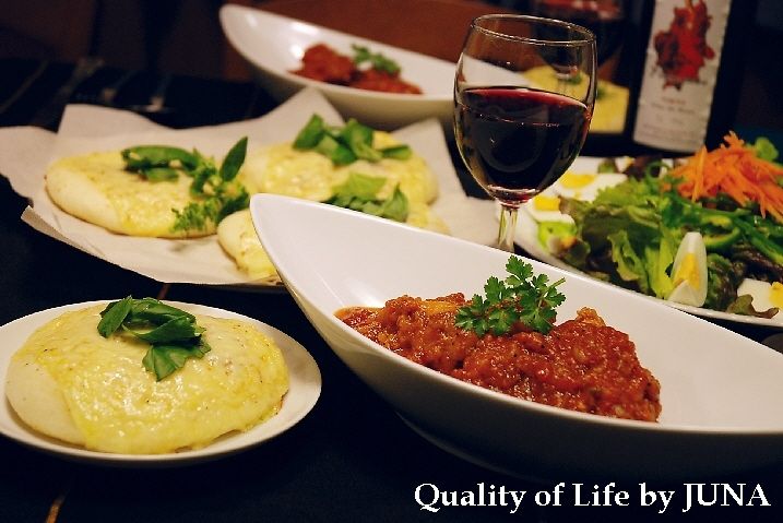 チキンのトマト煮とチーズ＆バジルフォカッチャ　＆　嬉しいお知らせ