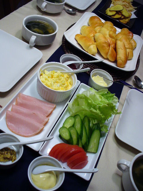 手作りロールパンで卓上オープンサンド作戦