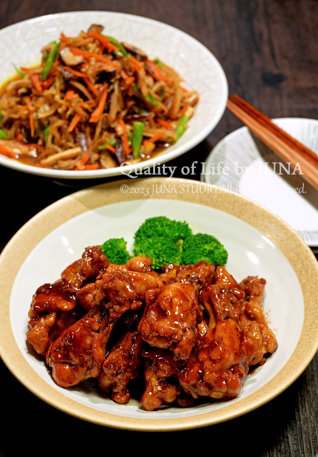 手羽元の黒酢煮、桃のコンポート、私のお気に入りの甘酒！