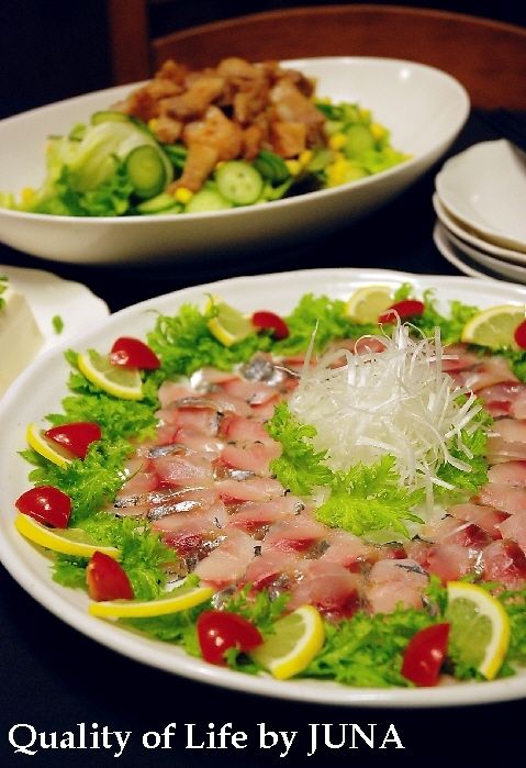 和洋折衷のアジの薄造り　