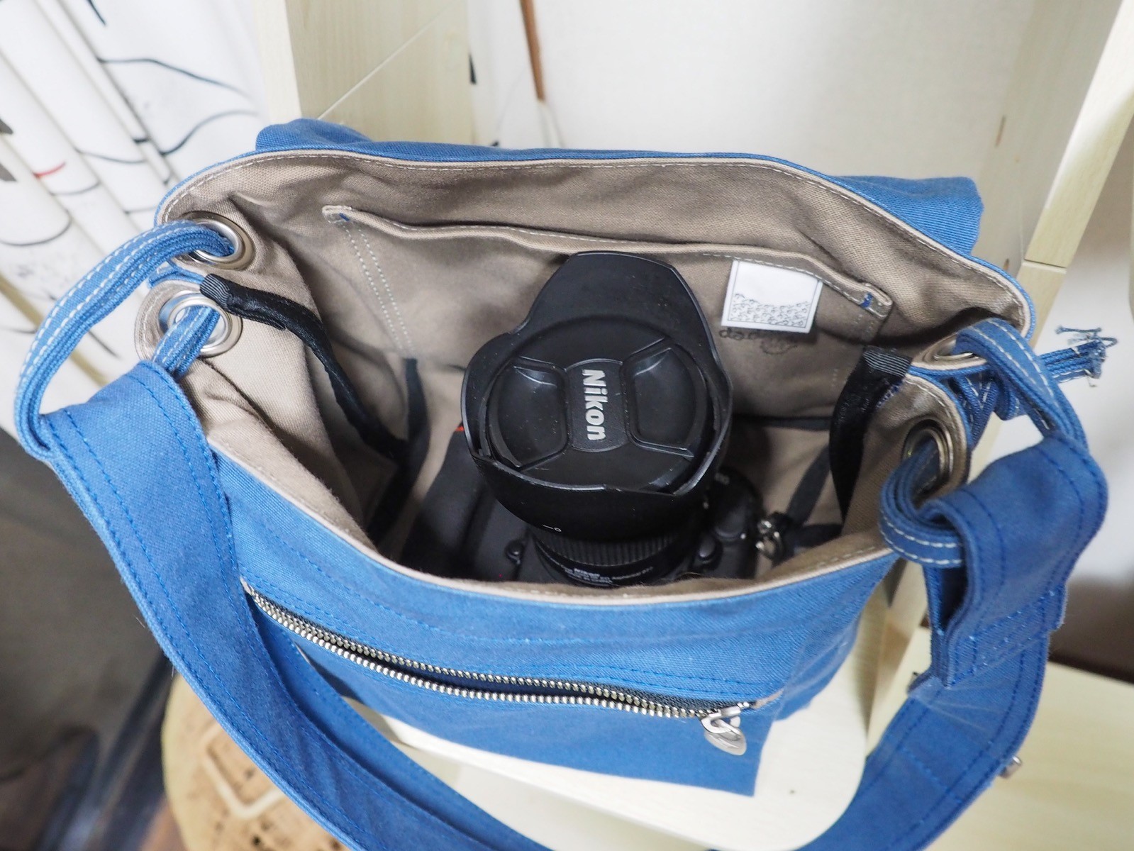 D810にぴったり 登山カメラバッグ 普段着のロードレーサー 山にも登る D810にぴったり 登山カメラバッグ 普段着のロードレーサー 山にも登る