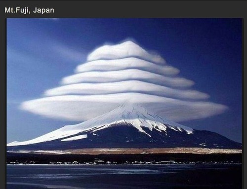 富士山の笠雲１