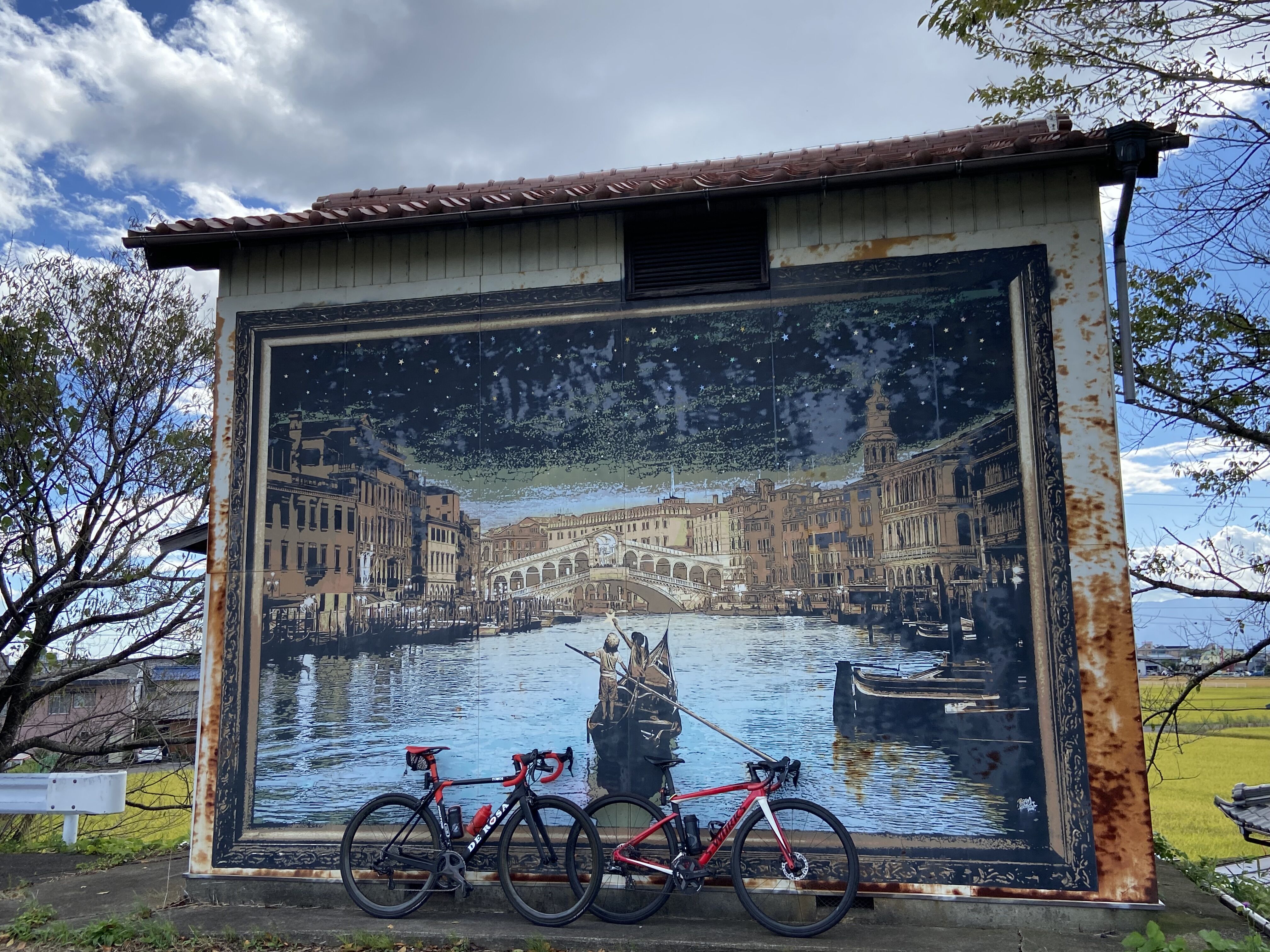 Roam Couch(ロームカウチ）のウォールアートを巡り : 岐阜県