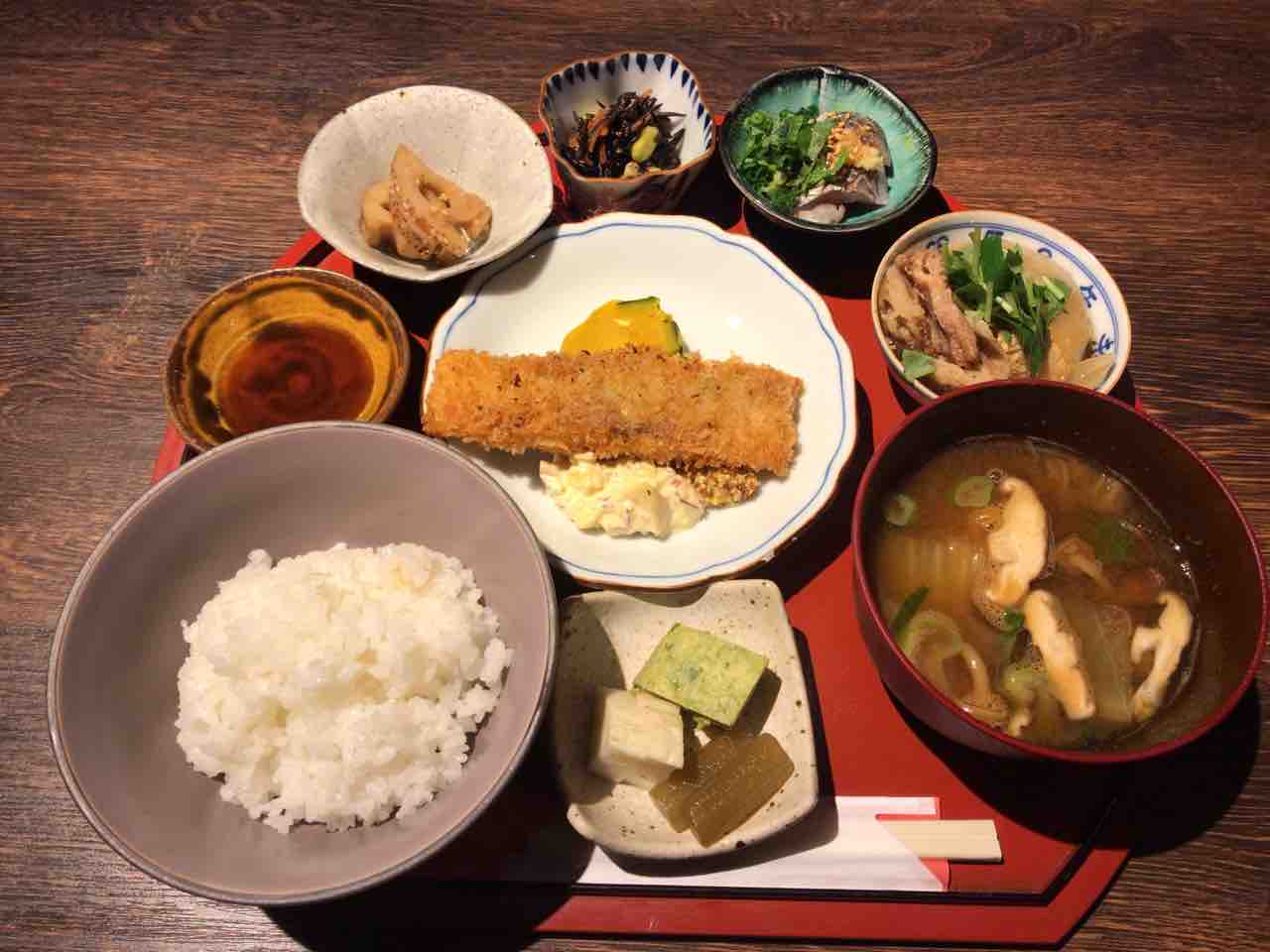 地 鶏 割烹 稲垣