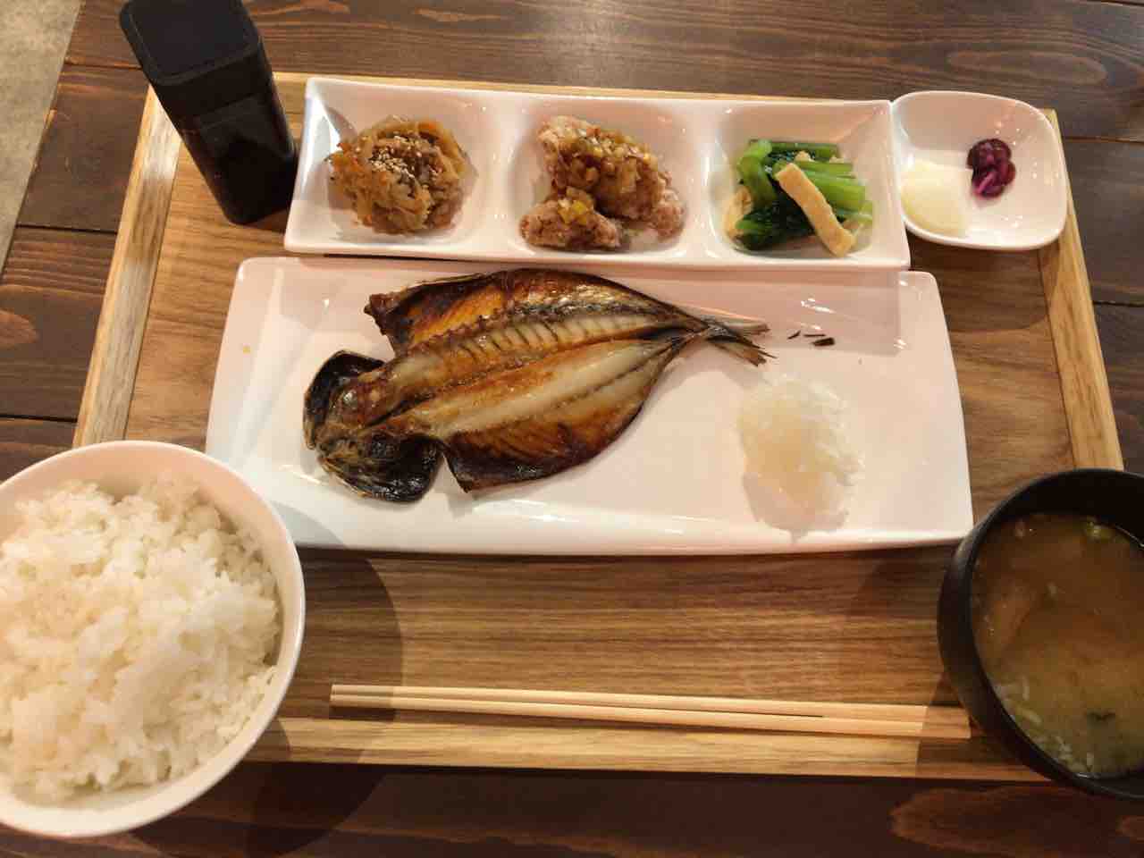 六本木一丁目 ａ食堂 ランチ 趣味の為に生きて行く