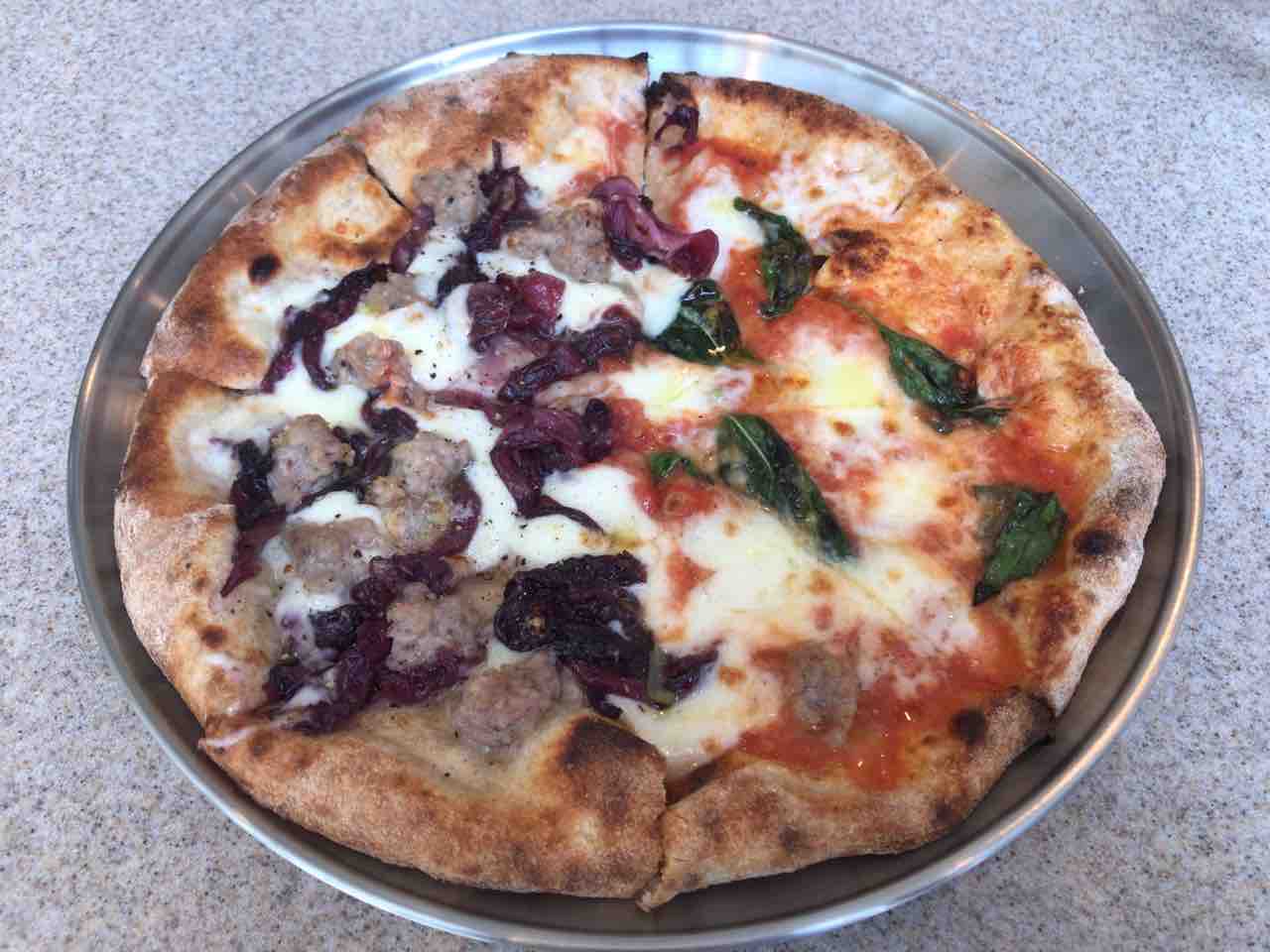 神楽坂 Crazy Pizza 趣味の為に生きて行く