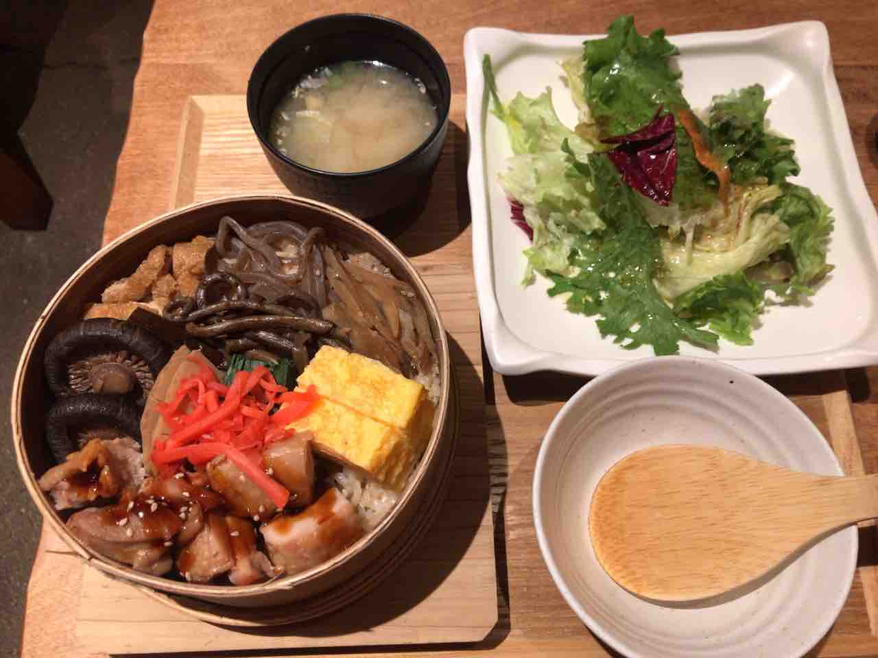 新宿三丁目 あえん 伊勢丹会館店 ランチ 趣味の為に生きて行く