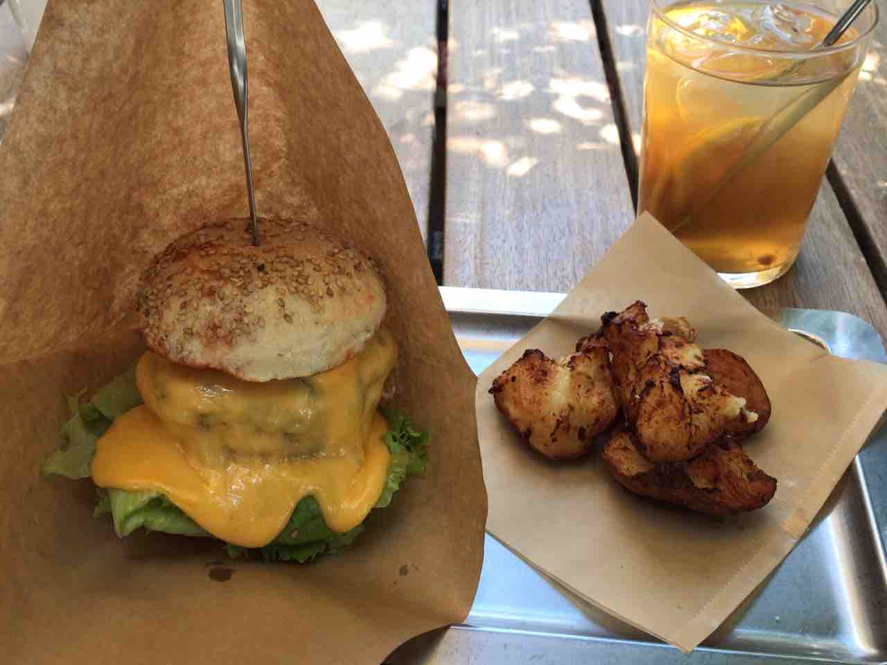 自由が丘 自由が丘バーガー本店 趣味の為に生きて行く 自由が丘 自由が丘バーガー本店 趣味の為に生きて行く