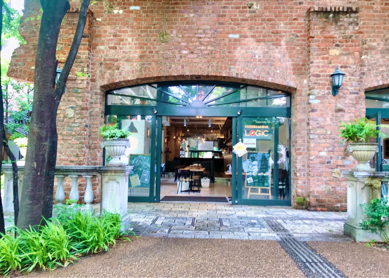 ランチ 京橋の穴場 Logic Kyobashi 森の中にある様なカフェでのんびり時間 どるふぃんの気ままに食べ歩き