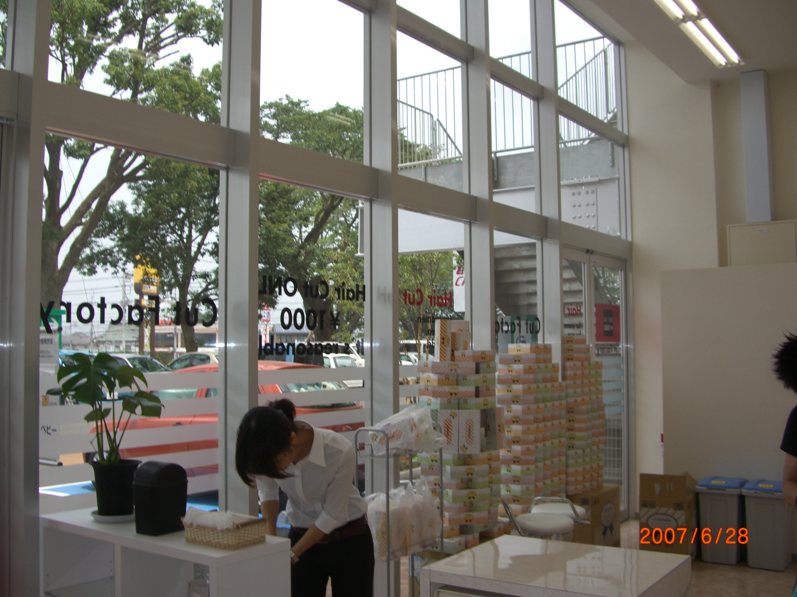 カットファクトリー守谷店 １０００円カット オープン カットファクトリー守谷店 １０００円カット専門店