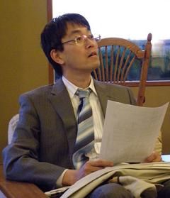 ロビーで待つ羽生2