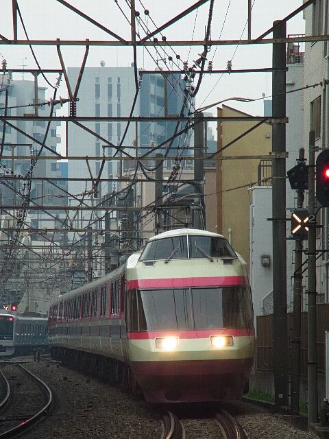 小田急10000系HiSEとJR東海371系を撮影。 : railcafeで独り言