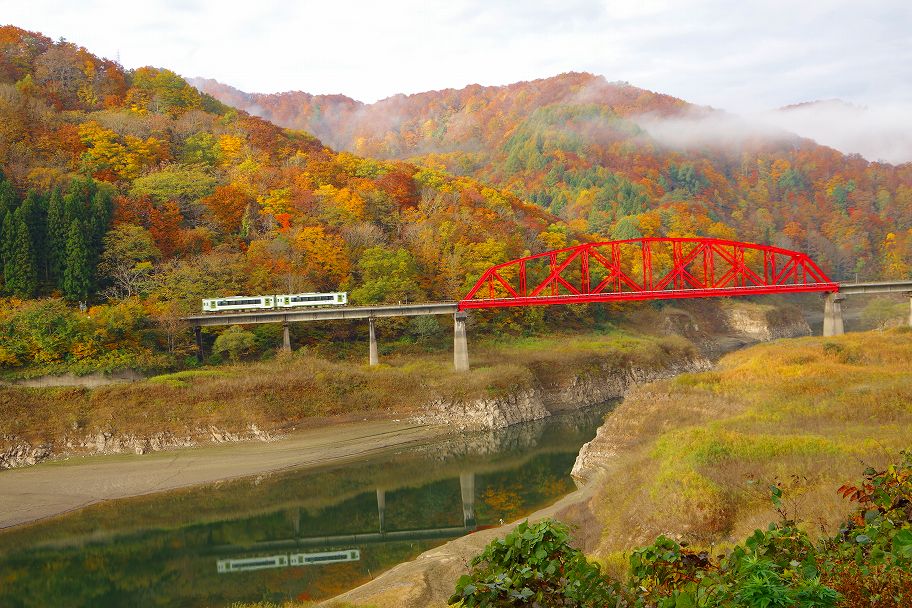 錦秋湖 紅葉 ハイキングさ あべじゃ