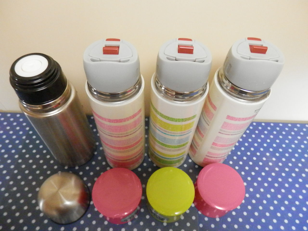 ニトリで買った整理バスケットの中のピンクのアイテム達 カラーボックスハウス私んちのお片付け帳 ニトリで買った整理バスケットの中のピンクのアイテム達 カラーボックスハウス私んちのお片付け帳