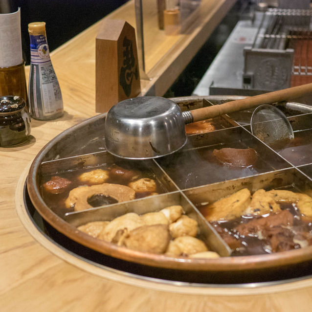 名店の味を引き継ぐ 黒おでん と海鮮料理 あわせるお酒は全国各地の地酒 それでいてこのコスパは凄すぎる 前編 居食屋レインボー