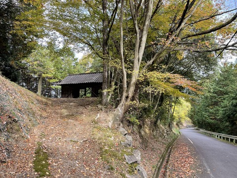 大川神社随身門1