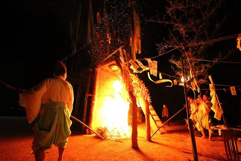 三島神社の湯立