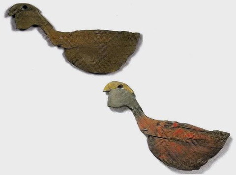 纏向遺跡の石塚古墳周濠出土の鳥形木製品