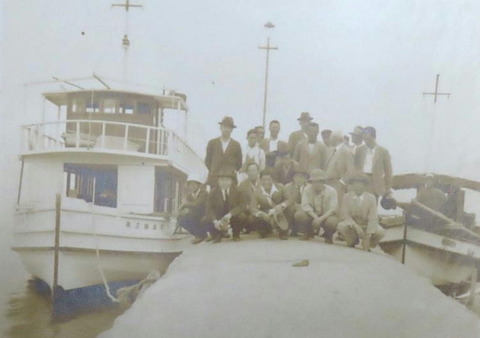 瀬戸内島嶼巡訪調査時の記念写真