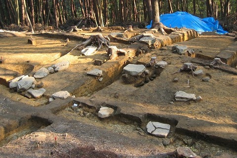 仏ゾーン 塔跡 発掘時の様子