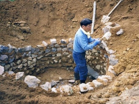 炭焼き窯　石積み