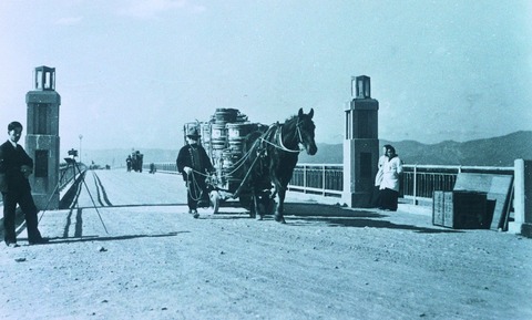 上鮎食橋東詰 阿波沢庵の出荷
