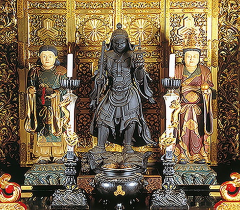信貴山三像（左より善膩師童子像、毘沙門天王像、吉祥天像）