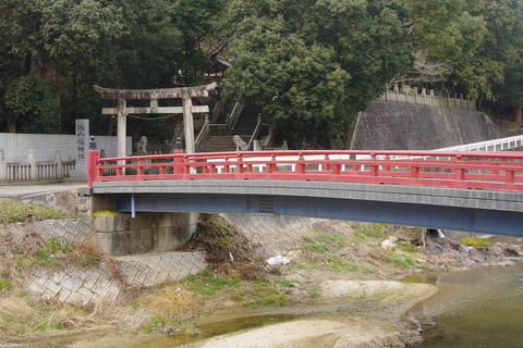 麻　池八幡神社２