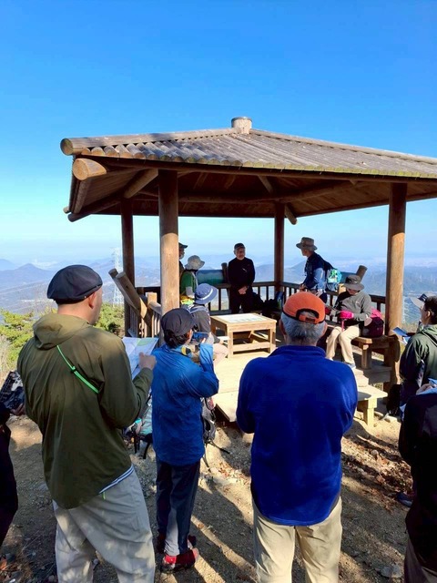 LINE_ALBUM_てくてく散歩_251124_56