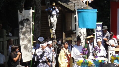 綾子踊り 台笠・幟