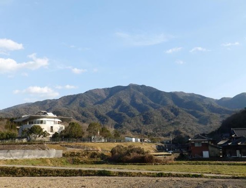 中蓮寺峰　香川用水記念館から