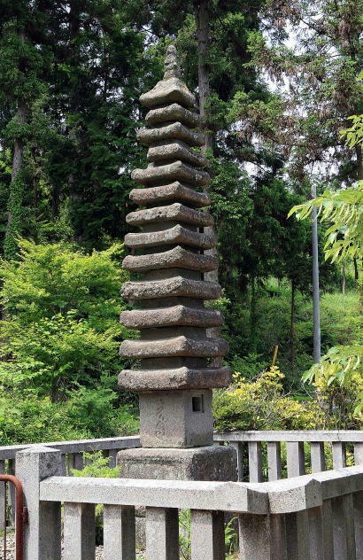 弥谷寺 天霧石使用の白峰寺西塔