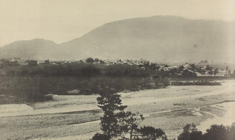 土器川と象頭山１９１６年香川県写真師組合