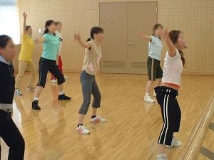 大阪 浪速区 のおすすめスポット 大阪市立浪速スポーツセンター 豚鍋 串カツ とん彩や大阪福島店