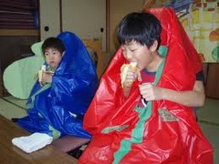 大人数の団体の宴会で、コンパ、合コンなどの出会いの場で、ライブ帰りの打ち上げなどの飲み会で、子連れままの昼宴会のママ会ですぐに使える広々とした座敷で遊べる宴会パーティーゲームで盛り上がる