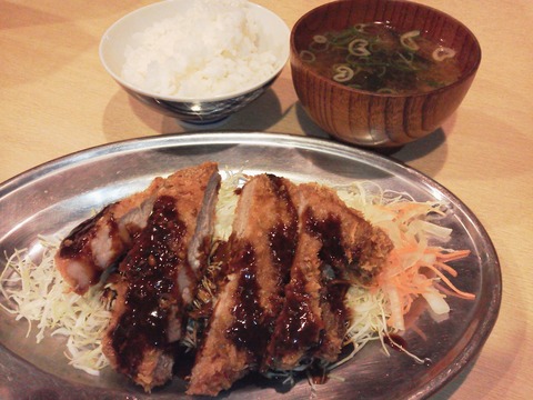 ジャイアン豚カツ(200g)定食