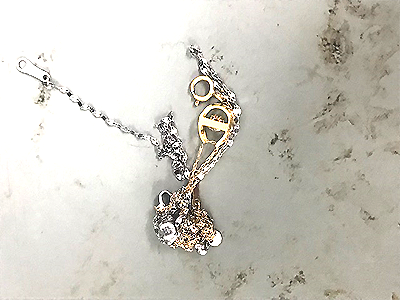 手作り宝石屋さんのブログ : 細いネックレスの絡まりを。。。