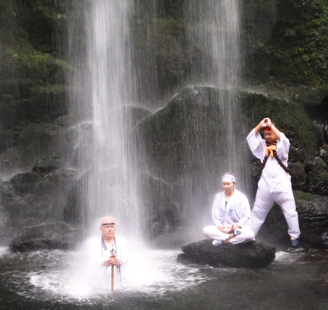 滝修行と整体師のブログ : 神奈川県足柄上郡で滝修行（洒水の滝）