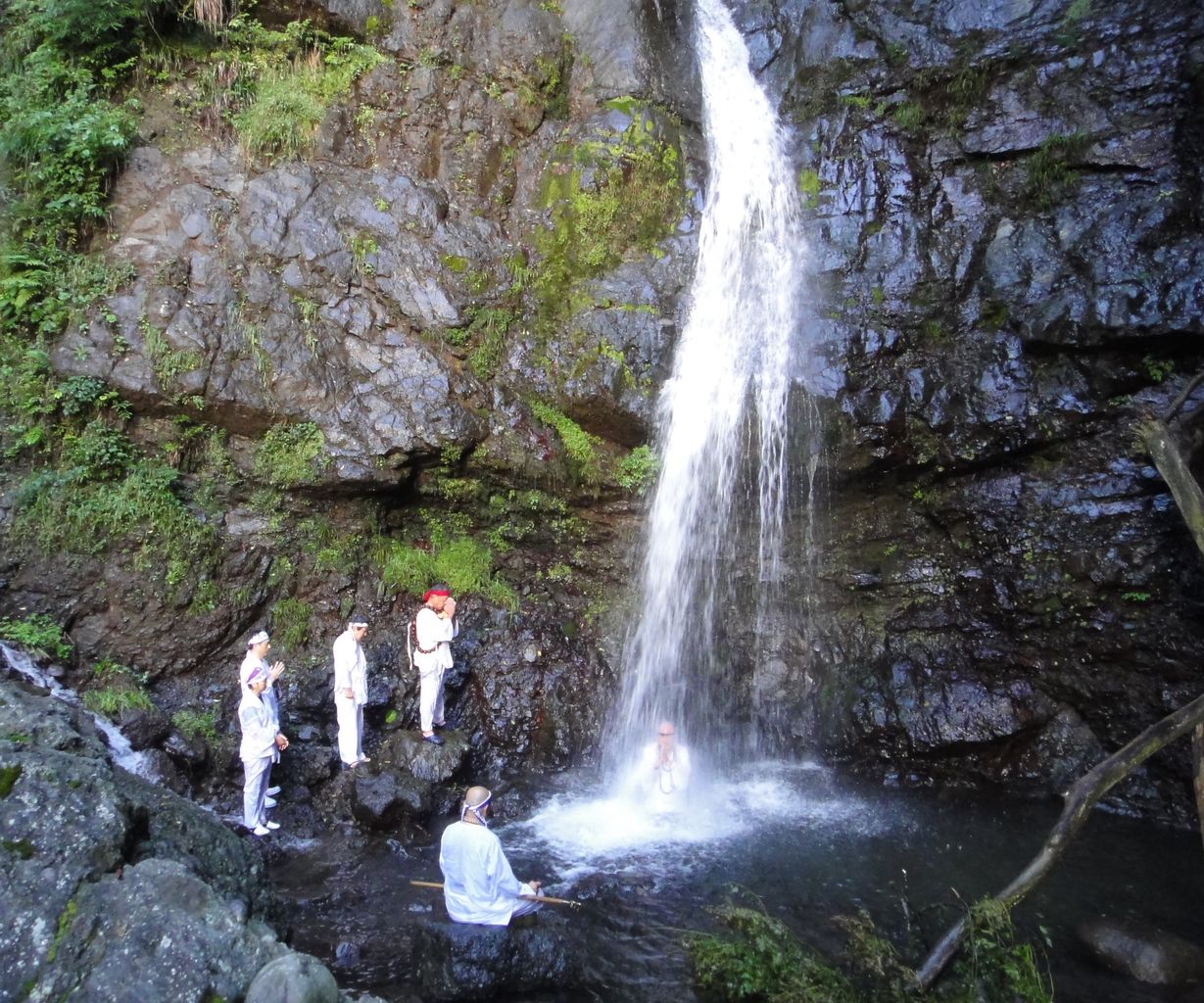 滝修行と整体師のブログ : 神奈川県足柄上郡で滝修行（洒水の滝）