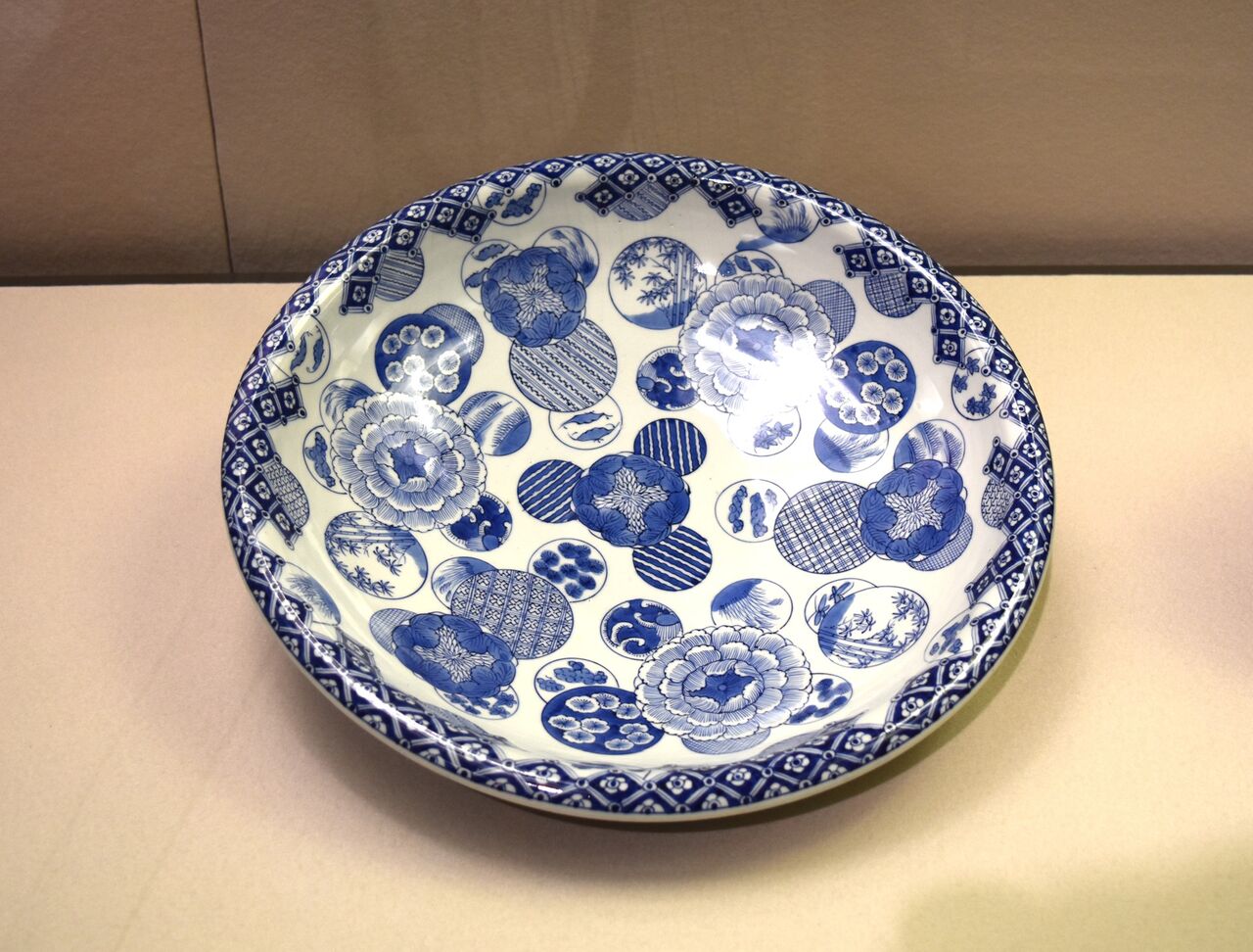 江戸時代  染付け 大皿 伊万里 染付 山水文 大角皿（江戸幕末期）｜30cm×30cm 高さ5cm | 古