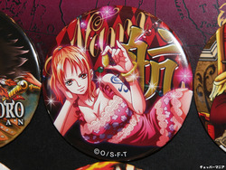 ONE-PIECE_YAKARA-METAL-BADGES_PINK-GOLD04