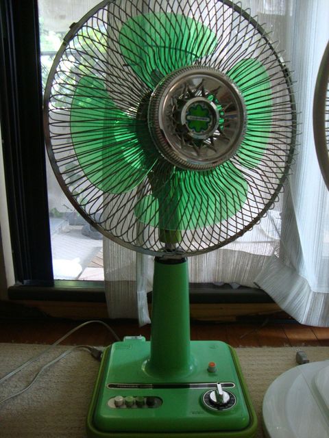 レトロTOSHIBA 扇風機 緑・白 ダイヤル式 レトロTOSHIBA 扇風機 緑・白 ダイヤル式