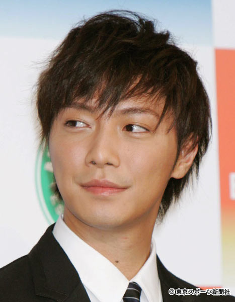 ナリの笑顔にキュン死寸前 成宮クン永遠にカッコいい 元 成宮寛貴 ビシッと決めた髪型でインスタ更新 早早ほやほやトピックス ナリの笑顔にキュン死寸前 成宮クン永遠にカッコいい 元 成宮寛貴 ビシッと決めた髪型でインスタ更新 早早ほやほやトピックス